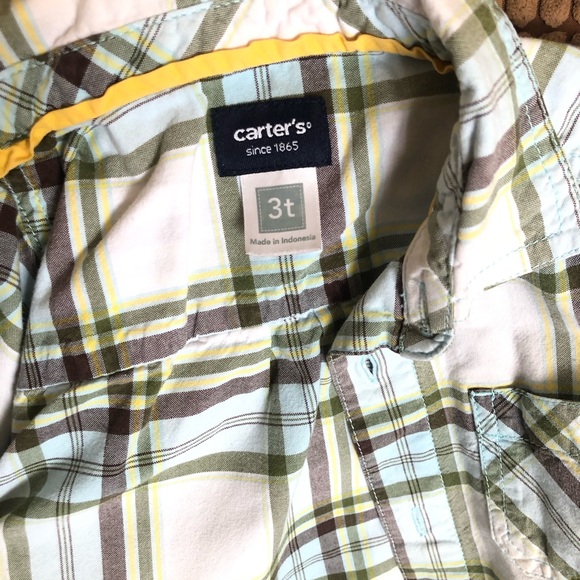 🛍Carter’s button down plaid shirt - Size 3T - Picture 3 of 6